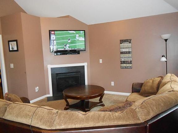 2nd image of 2526 Foxfire Ln