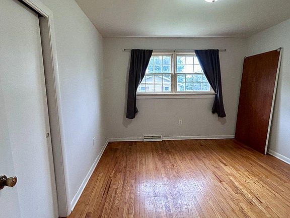 4th image of 2572 Forge Rd