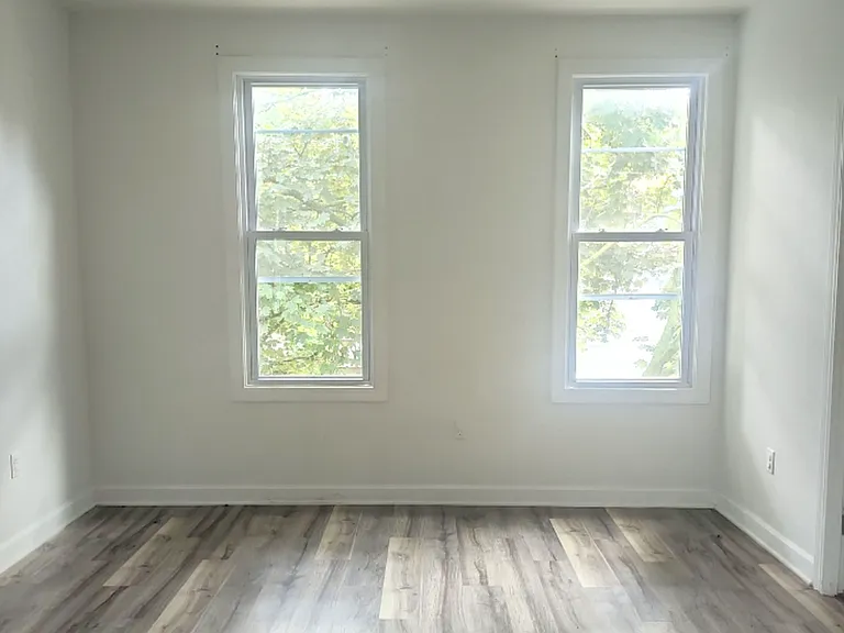 2521 S 8th St — Photo 18