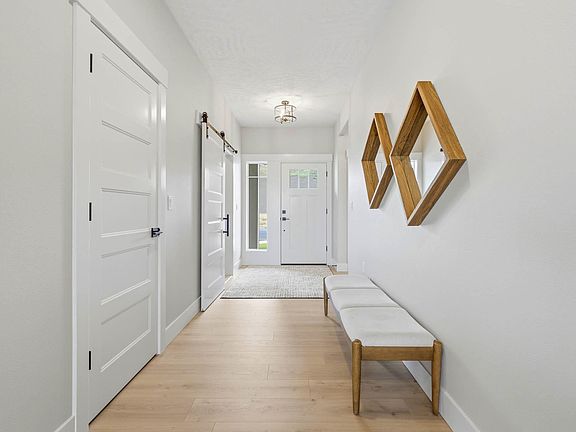 4th image of 1035 Thebes St