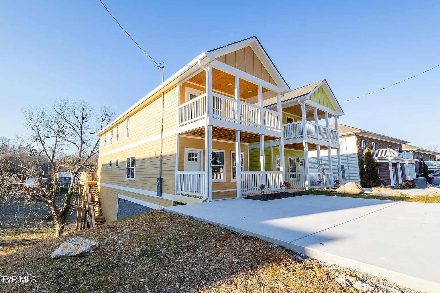 3 bed, 2000 sqft, $2,450 — Photo 1