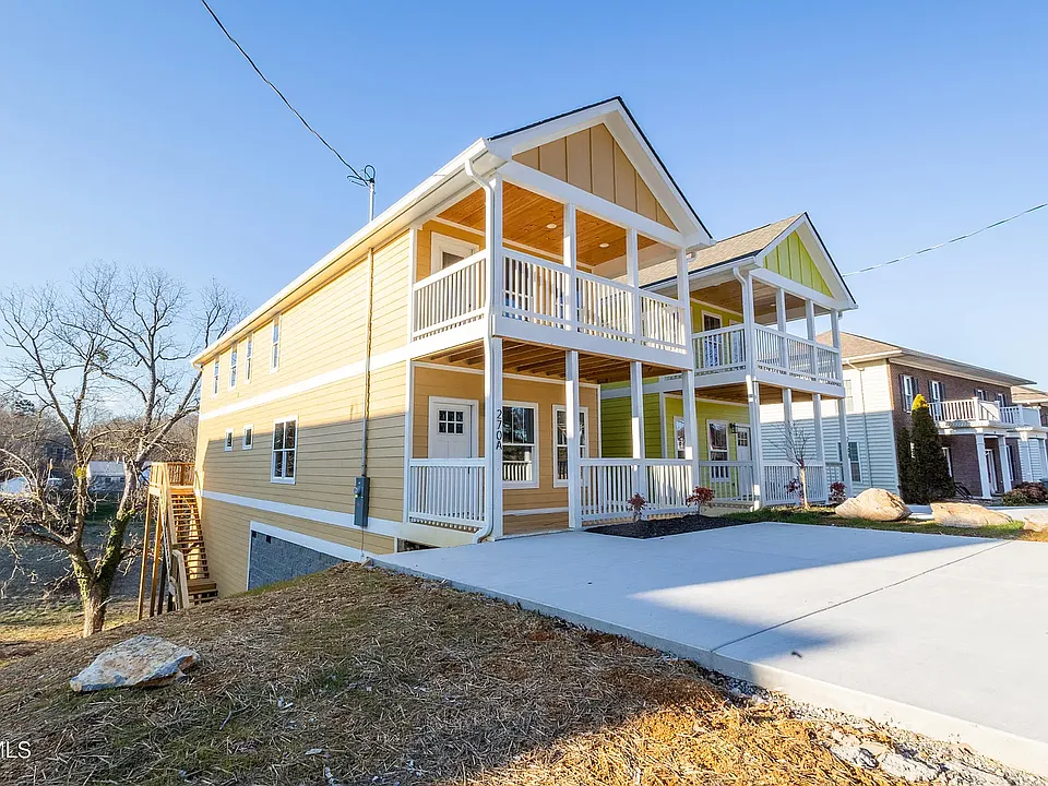 270B W Main St #1