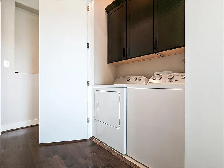1140 W 24th St #E — Photo 11