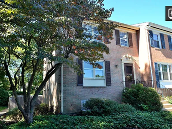 2832 Lafora Ct, Vienna, VA 22180