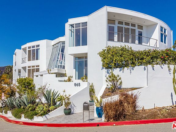 2nd image of 865 Paseo Miramar