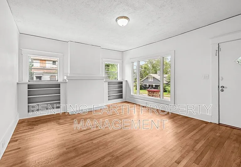 2320 Court R — Photo 5