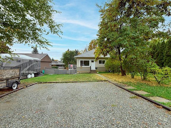 3rd image of 1128/1130 Pinecrest Ln