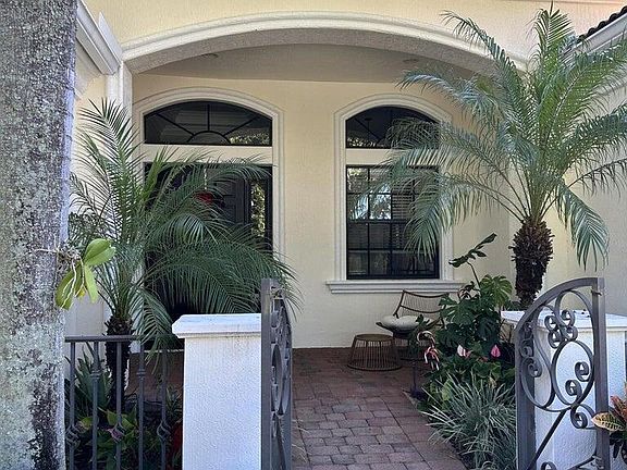 5th image of 16084 Glencrest Avenue