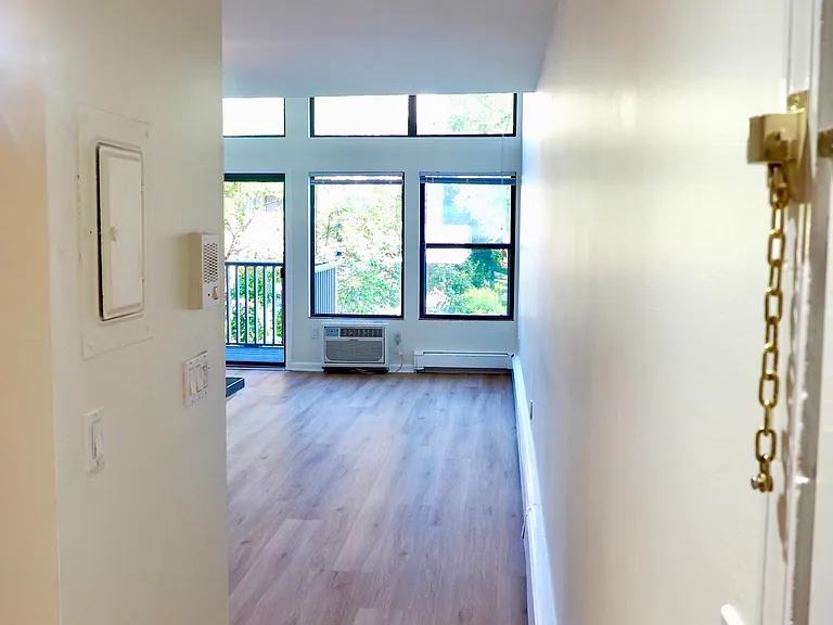 1465 E Putnam Ave #528 — Photo 3