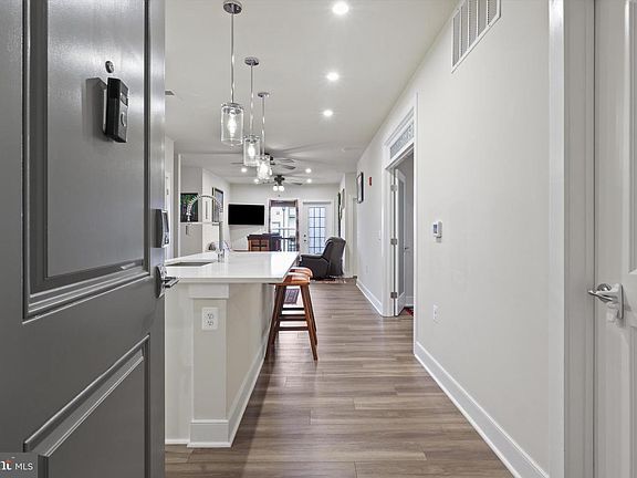 2nd image of 104 Saint Ives Pl Unit 409