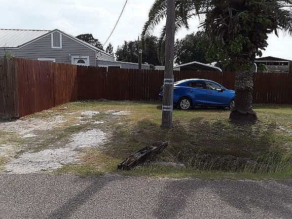 3rd image of 315 Matagorda Dr