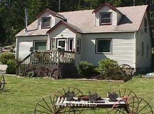 9308 W McKenna Falls Rd, Bremerton, WA 98312