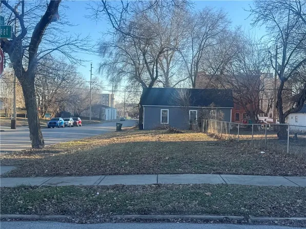 201 Osage St, Leavenworth, KS 66048