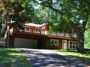 1001 Valley Oaks Rd, Vadnais Heights, MN 55127