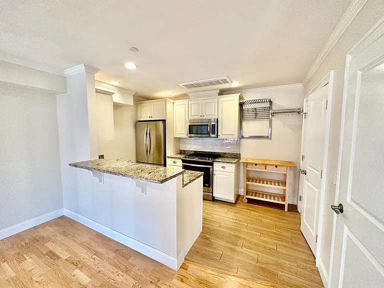 463 Rutherford Ave #306 — Photo 6