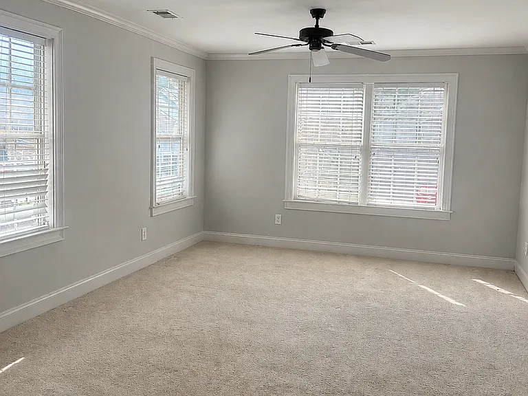 2698 Chamberlain Ct — Photo 12