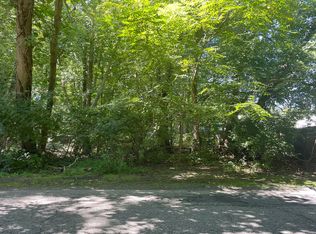 24 Moorehouse Rd, New Egypt, NJ 08533