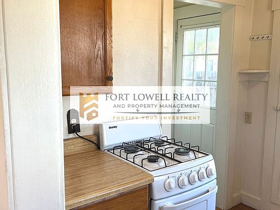 5th image of 1633 N Sycamore Blvd #Sycamore1633-1