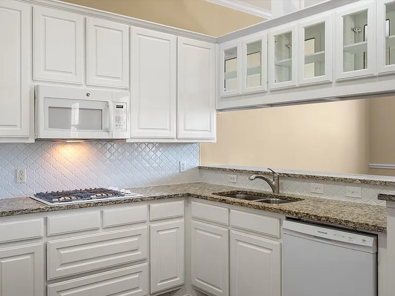 1106 Brook Arbor Dr — Photo 10