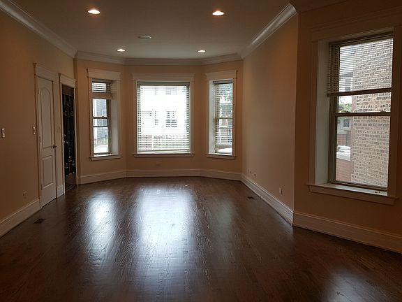 5th image of 2250 N Avers Ave #1