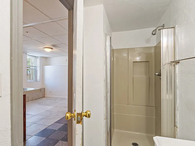 40 Aetna St #G2 — Photo 7