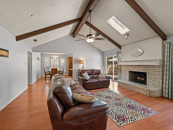 3rd image of 3500 Primrose Ln