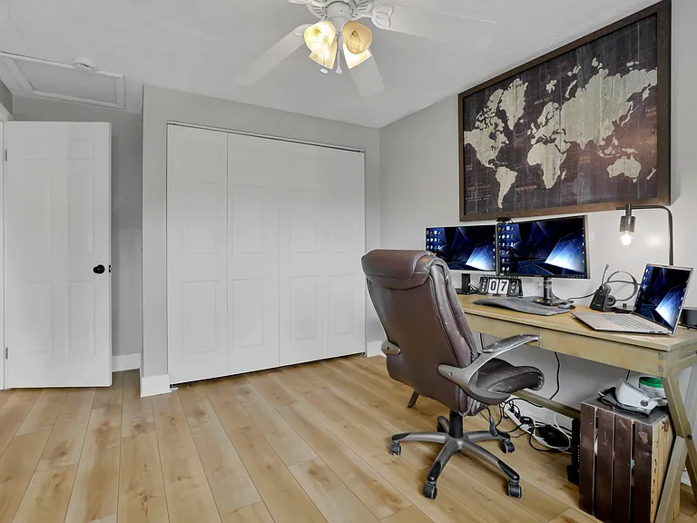 548 Theori Ave — Photo 34