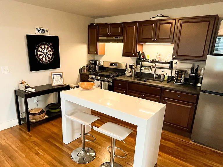 2 Essex St #3L — Photo 1