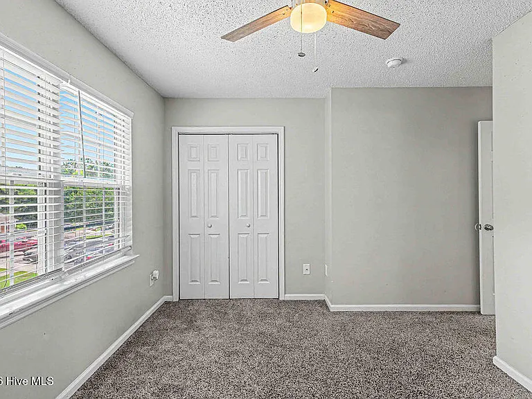 103 Meadowbrook Ln — Photo 21