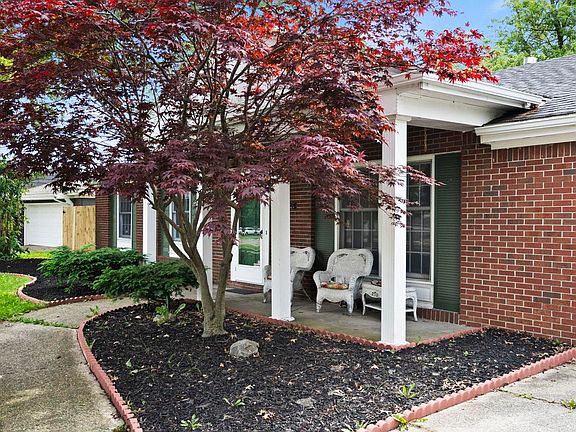 3rd image of 3023 Arrowwood Dr