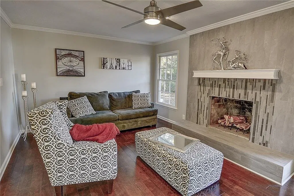 2 bed, 1.0 bath, 1215 sqft, $2,000 — Photo 4