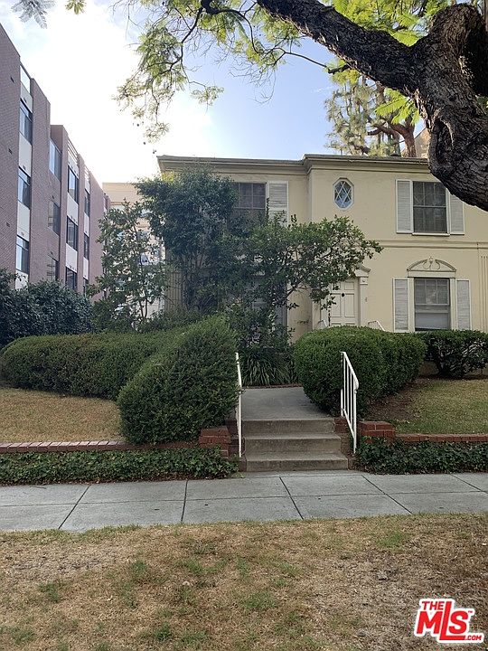 2nd image of 325 N Palm Dr APT A