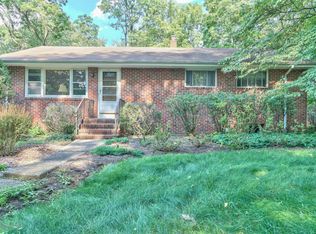 2 Wigwam Ln, Holmdel, NJ 07733