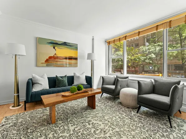 169 East 69th Street 2B image 1 of 17