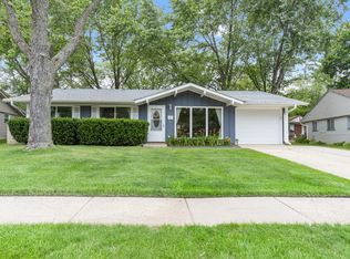 715 Oriole Dr, Streamwood, IL