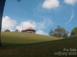2569 Utah Mountain Rd, Waynesville, NC 28785