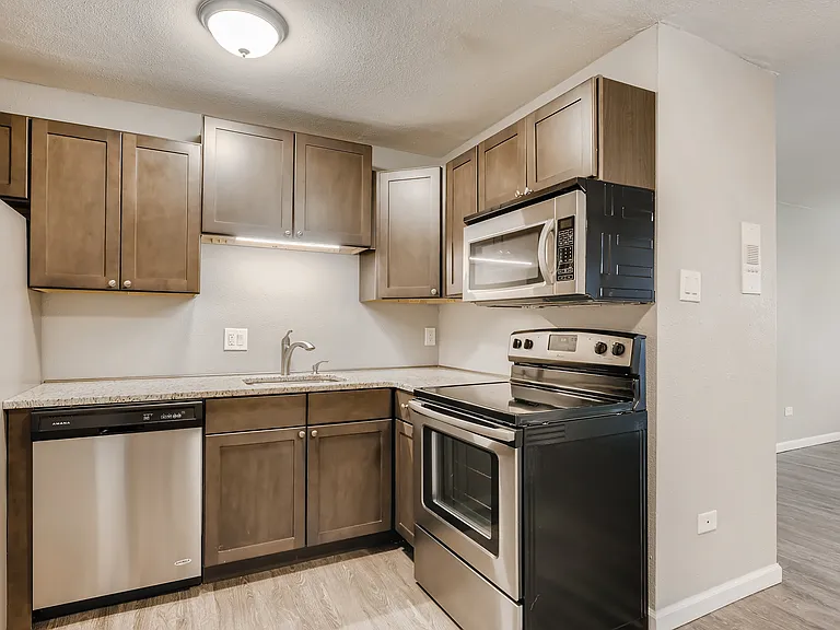 1555 Grove St #107 — Photo 10
