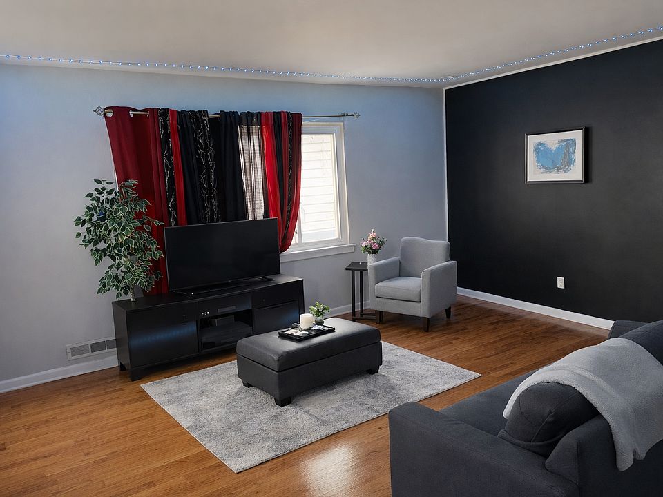 1st image of 743 Catherine St #1