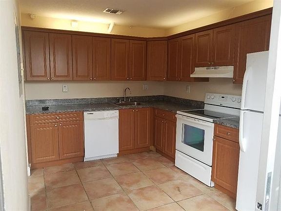 4th image of 1315 Hampton Blvd