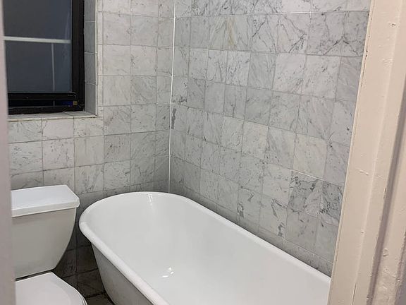 4th image of 246 E 51st St #12B