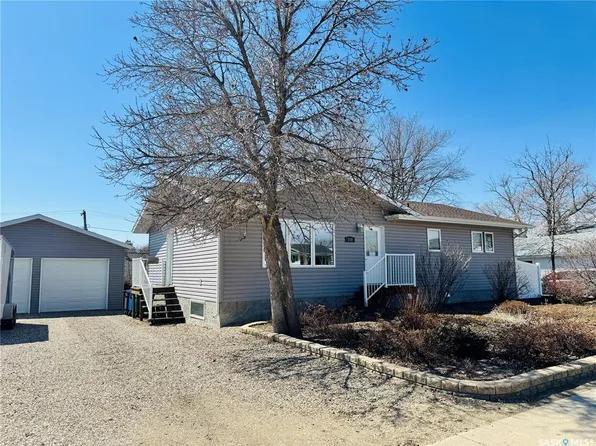218 5th AVENUE E, Biggar, SK S0K 0M0