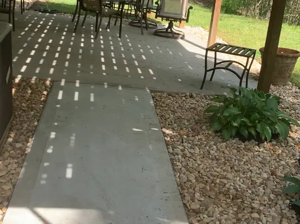 1240 Smoke Hill Ln, Hoschton, GA 30548