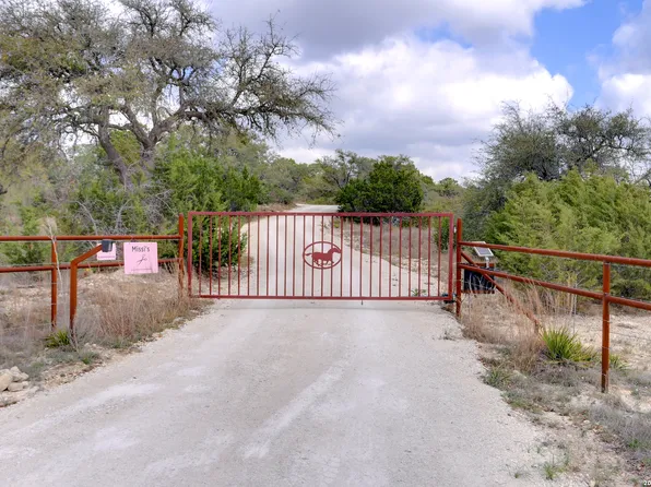 108 Twin Sisters Drive, Spring Branch, TX 78070