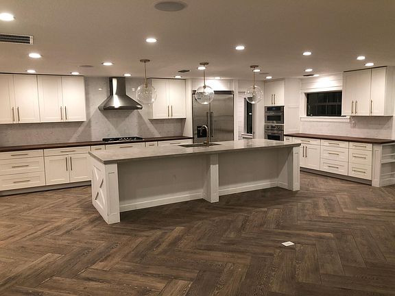 3rd image of 406 Timbercove Cir