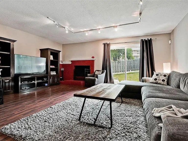 2404 N Bronze Tree Dr — Photo 4