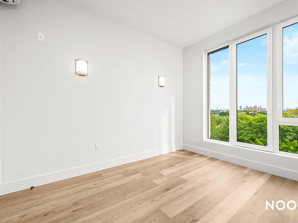 91 Bruckner Boulevard image 2 of 6