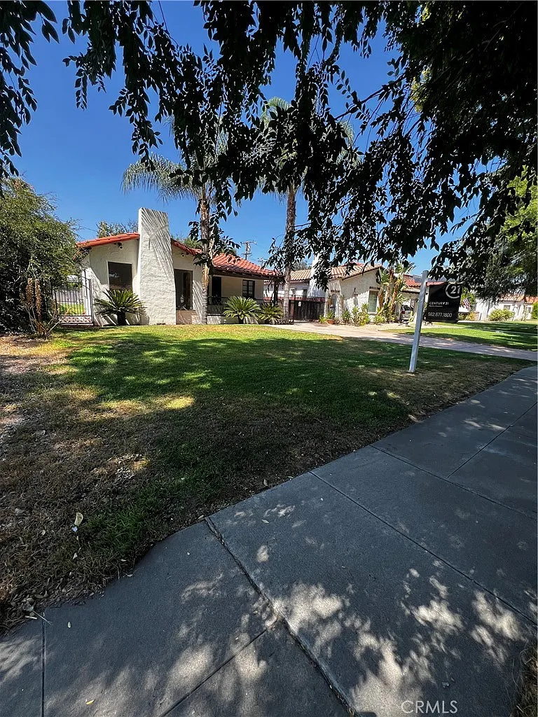 3 bed, 1689 sqft, $3,500 — Photo 2