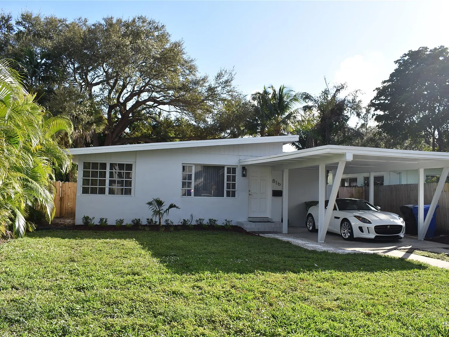 2 bed, 2.0 bath, 1220 sqft, $4,200 — Photo 2