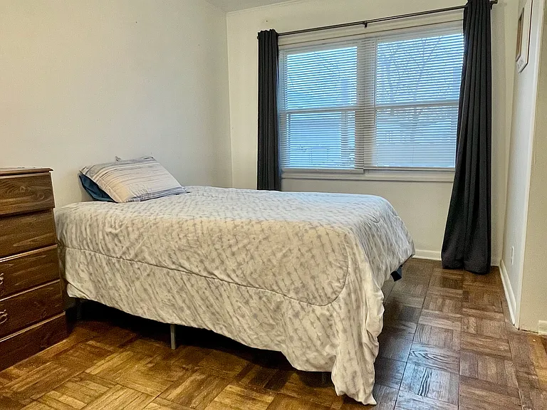 549 W 13th St — Photo 9