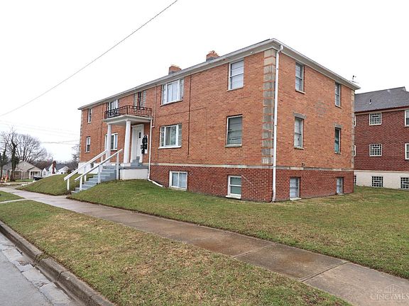 3rd image of 818 Cherry Dr